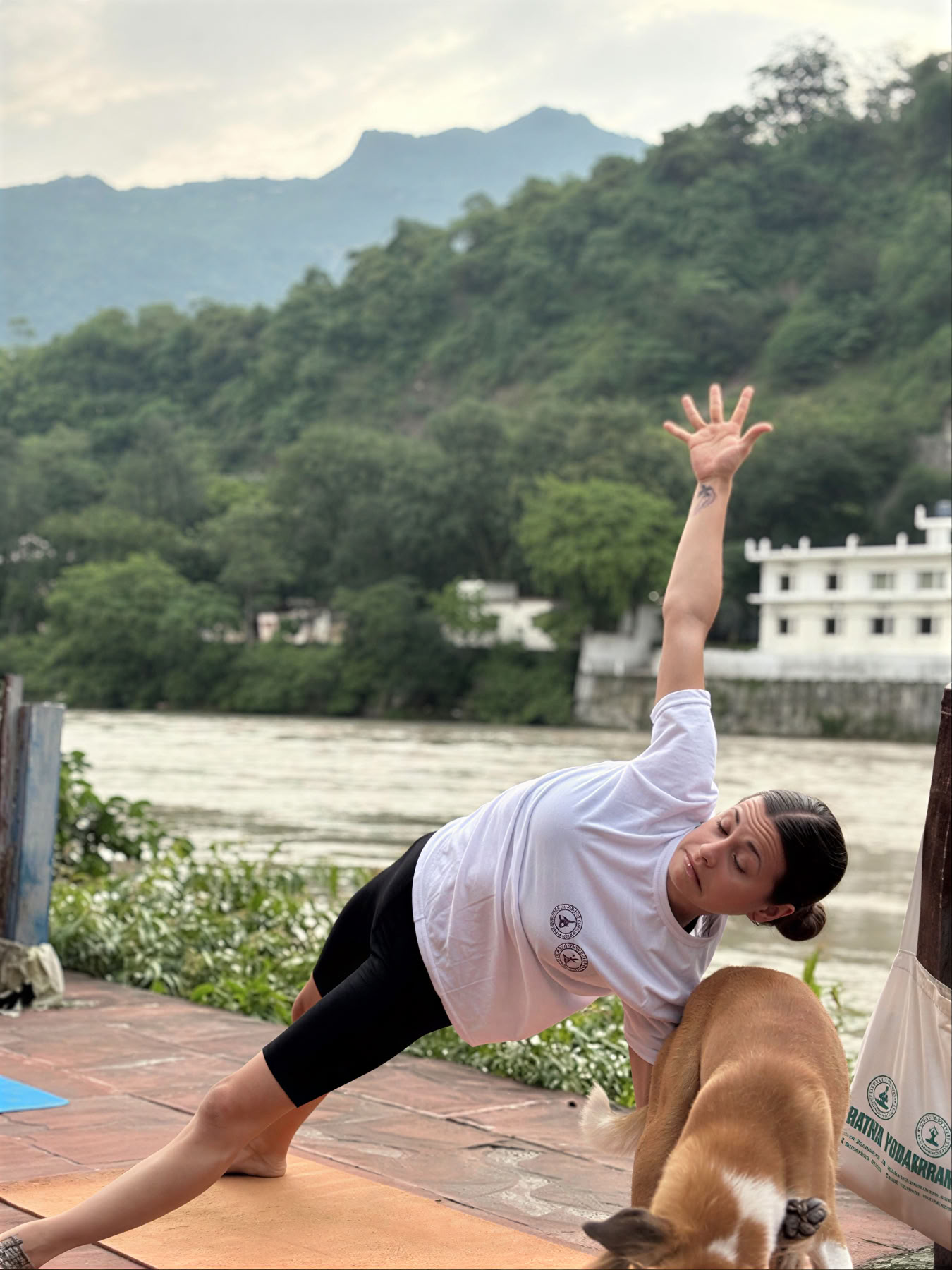 Formation de professeur de yoga de 300 heures à Rishikesh