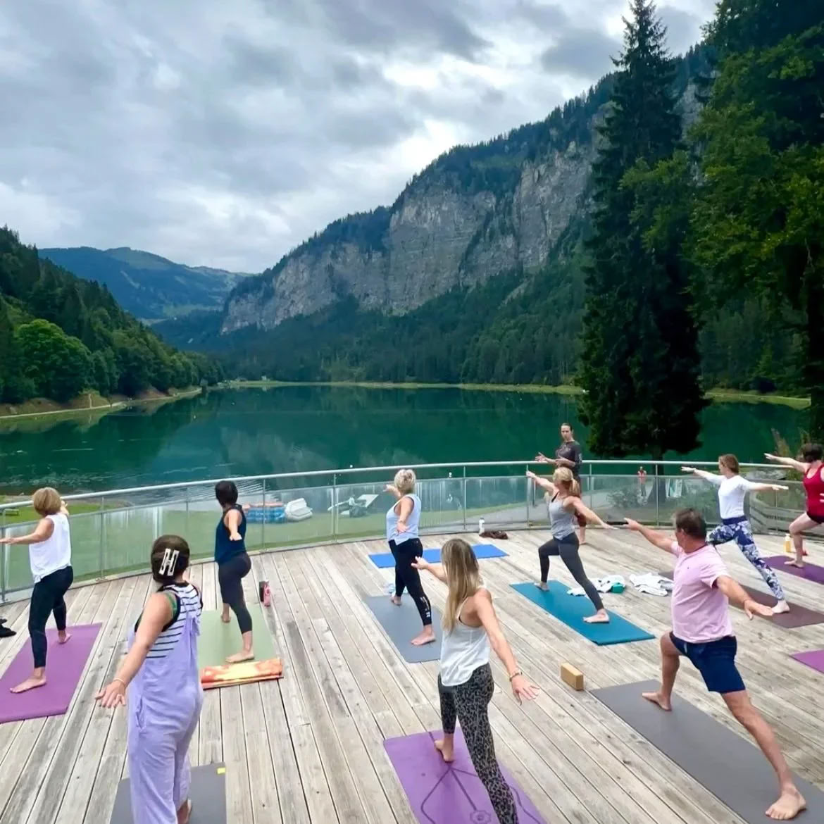 Retraite de retour à la maison : retraite de pleine conscience, de yoga et de randonnée dans les Alpes françaises