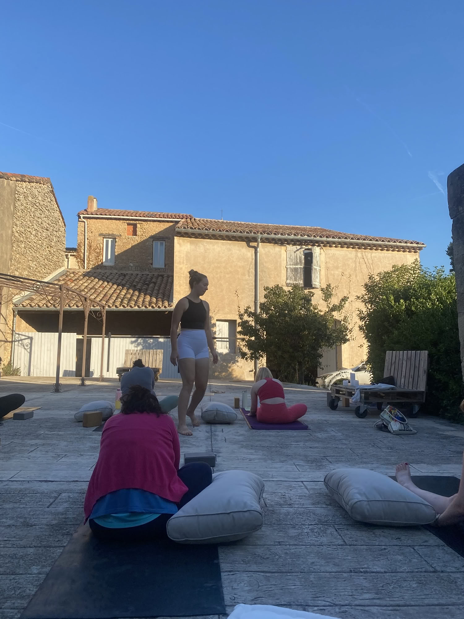 Réveillez votre rayonnement intérieur : retraite de yoga et de méditation dans le sud de la France