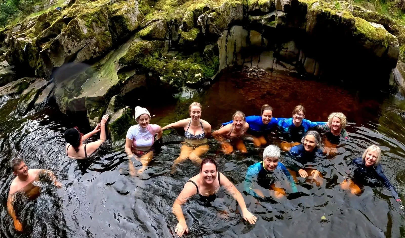 SUP pour débutants, yoga, baignade sauvage et sauna
