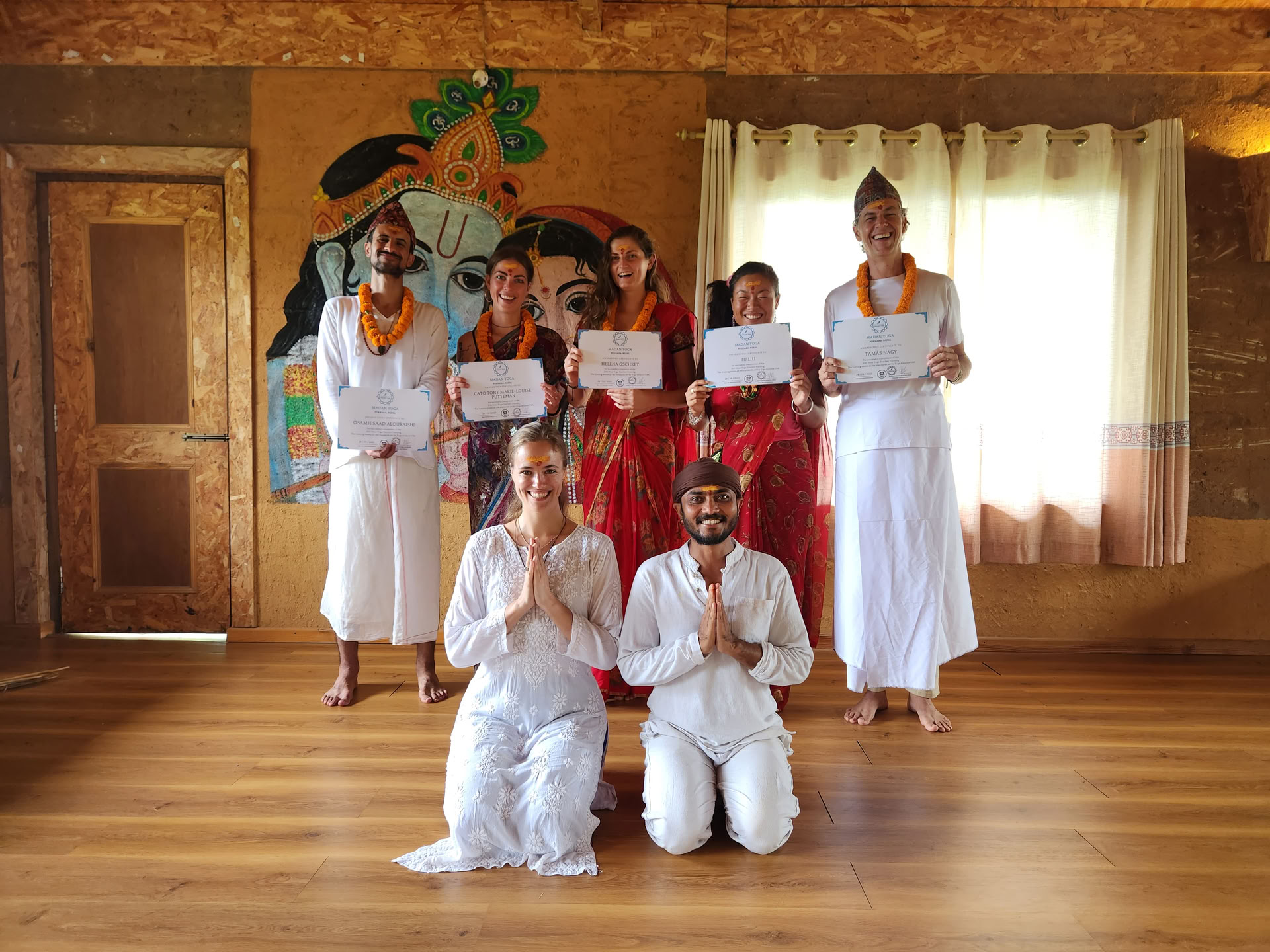 Cours de formation de professeurs de yoga avec vue sur l’Himalaya
