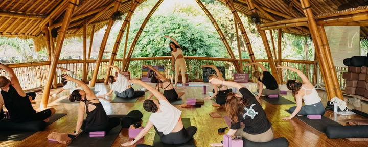 Formation de professeur de yoga de 200 heures (YTT) à Bali