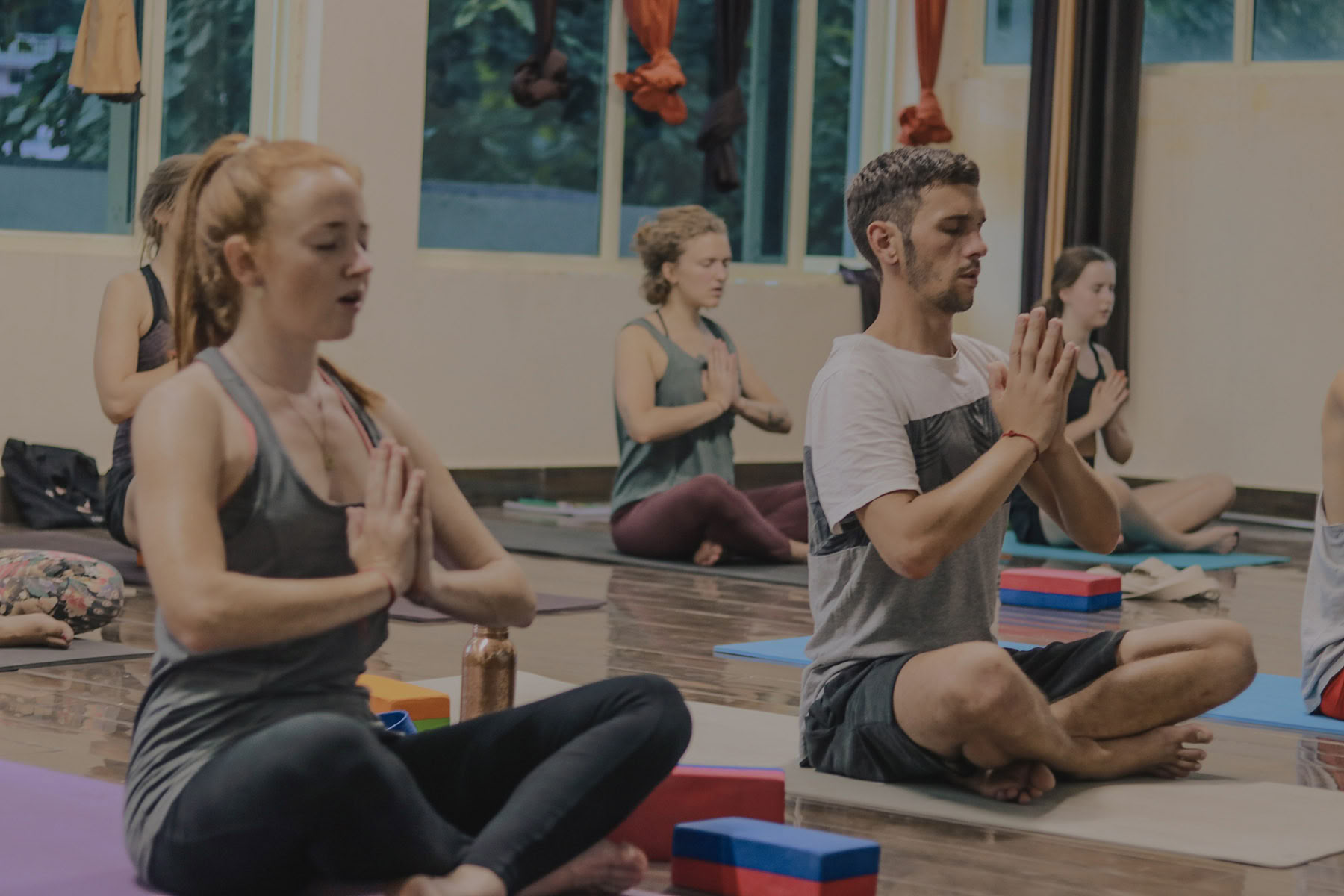Formation de professeur de yoga aérien – du 25 au 29 avril 2026