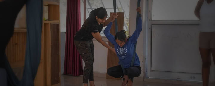 Formation de professeur de yoga aérien – du 25 au 29 avril 2026