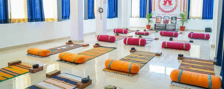 Formation de professeur de yoga de 200 heures à Rishikesh, en Inde