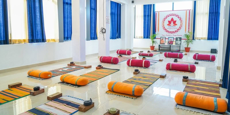 Formation certifiante de yoga prénatal + YTTC de 200 heures