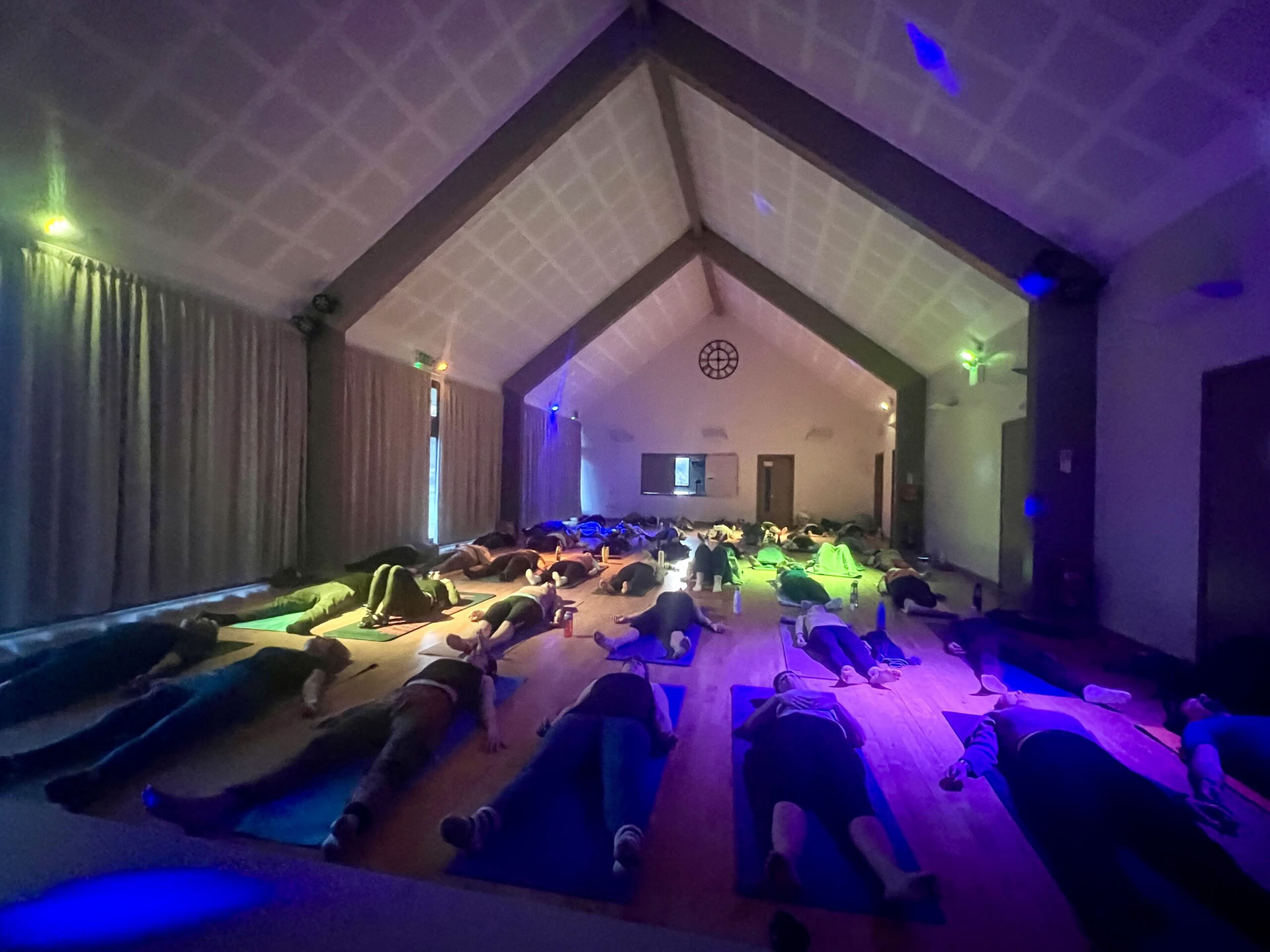 Festival retraite de yoga, médecine de l’âme et rave sobre