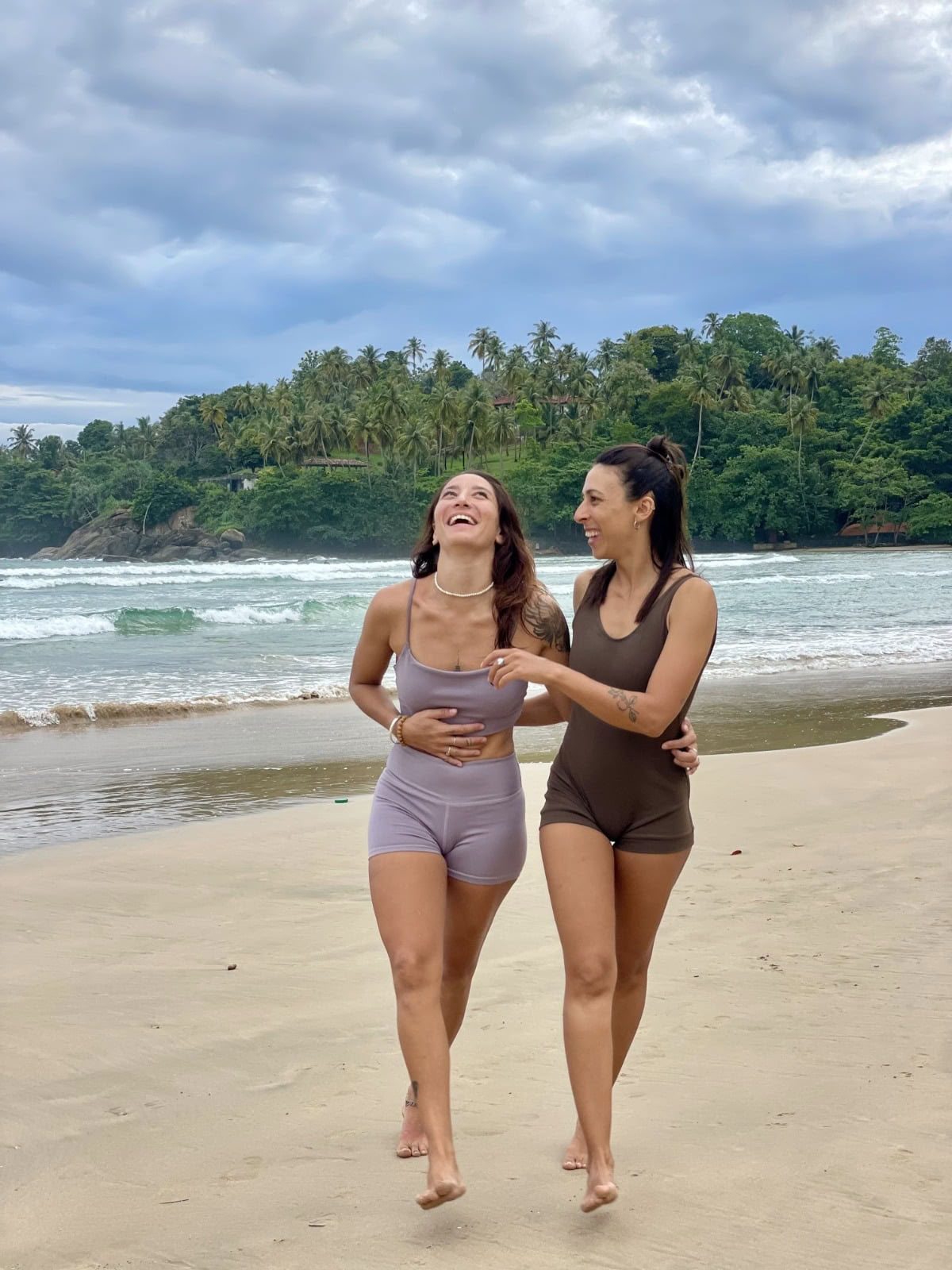 Loka Retraites - Yoga, Surf et Aventures