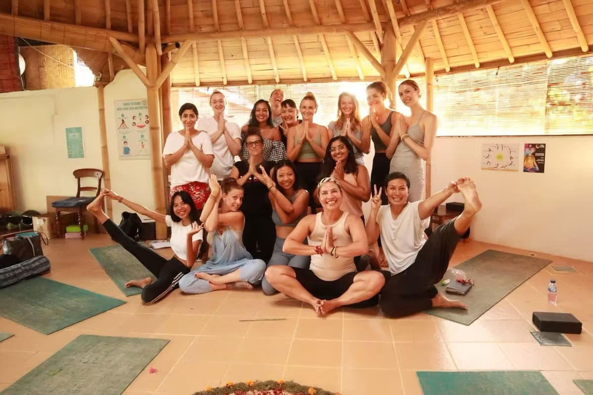 Formation de professeur de yoga pour enfants de 95 heures