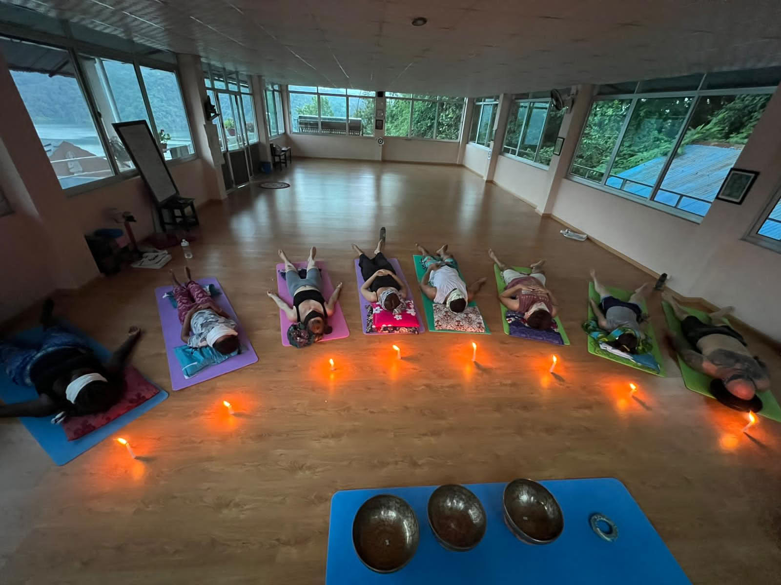 Cours de yoga aérien