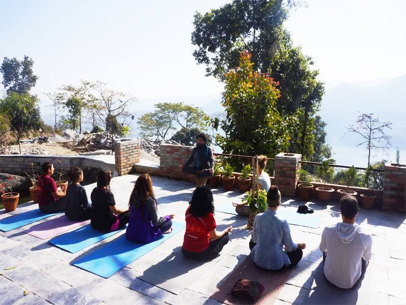 Cours de hatha yoga à Pokhara