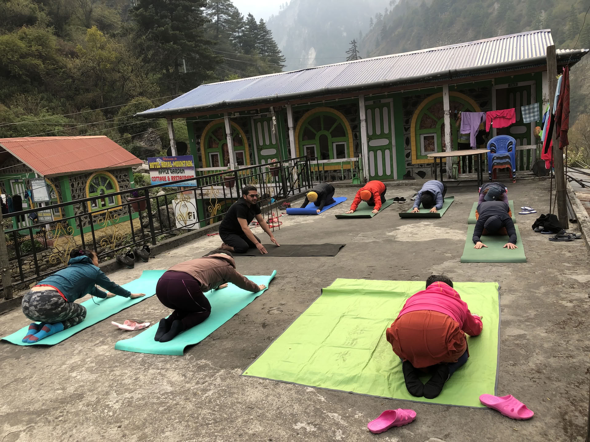 Cours de hatha yoga à Pokhara