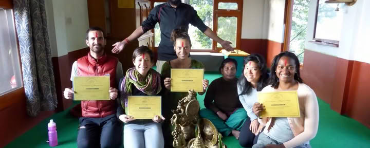 Cours de hatha yoga à Pokhara