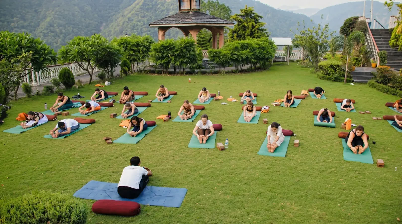 Formation de professeur de yoga RYT 200 heures à Rishikesh, en Inde