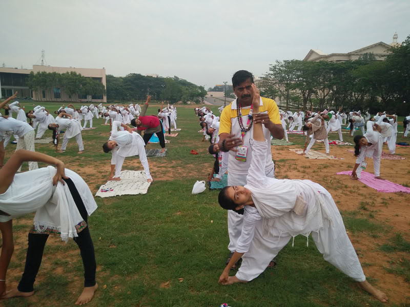 Conférence du Dr NVK sur « Une vie saine grâce à l’Ayurveda et au yoga »