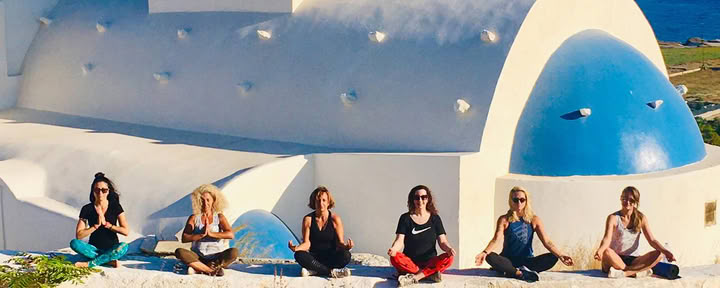 Vacances de yoga à Santorin