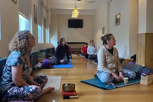 Atelier de yin en pleine conscience, de yoga restauratif et de méditation Yoga Nidra