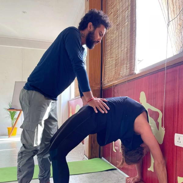 Formation de professeur de yoga de 100 heures à Rishikesh