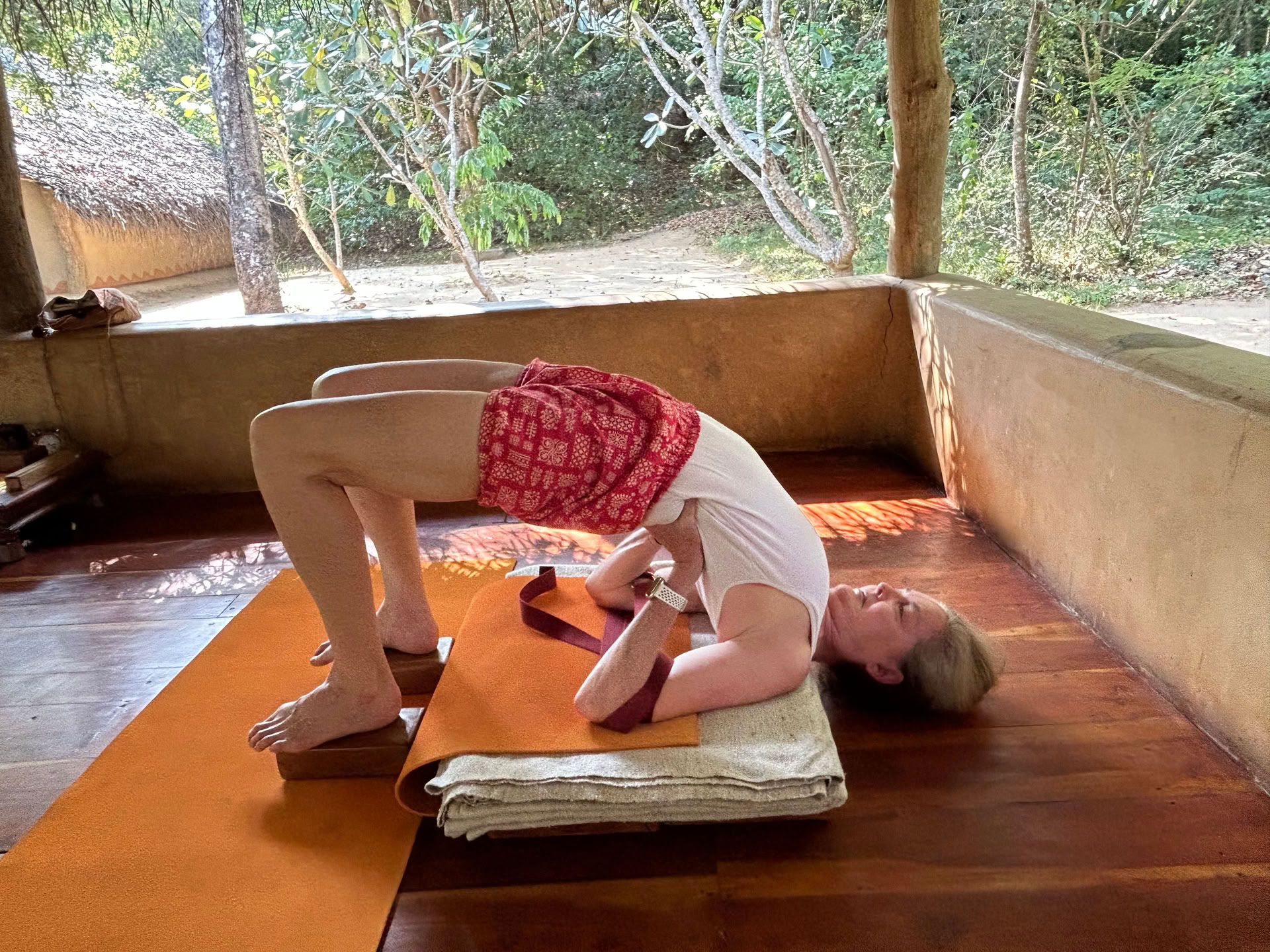 Georgia Marnham - yoga Iyengar