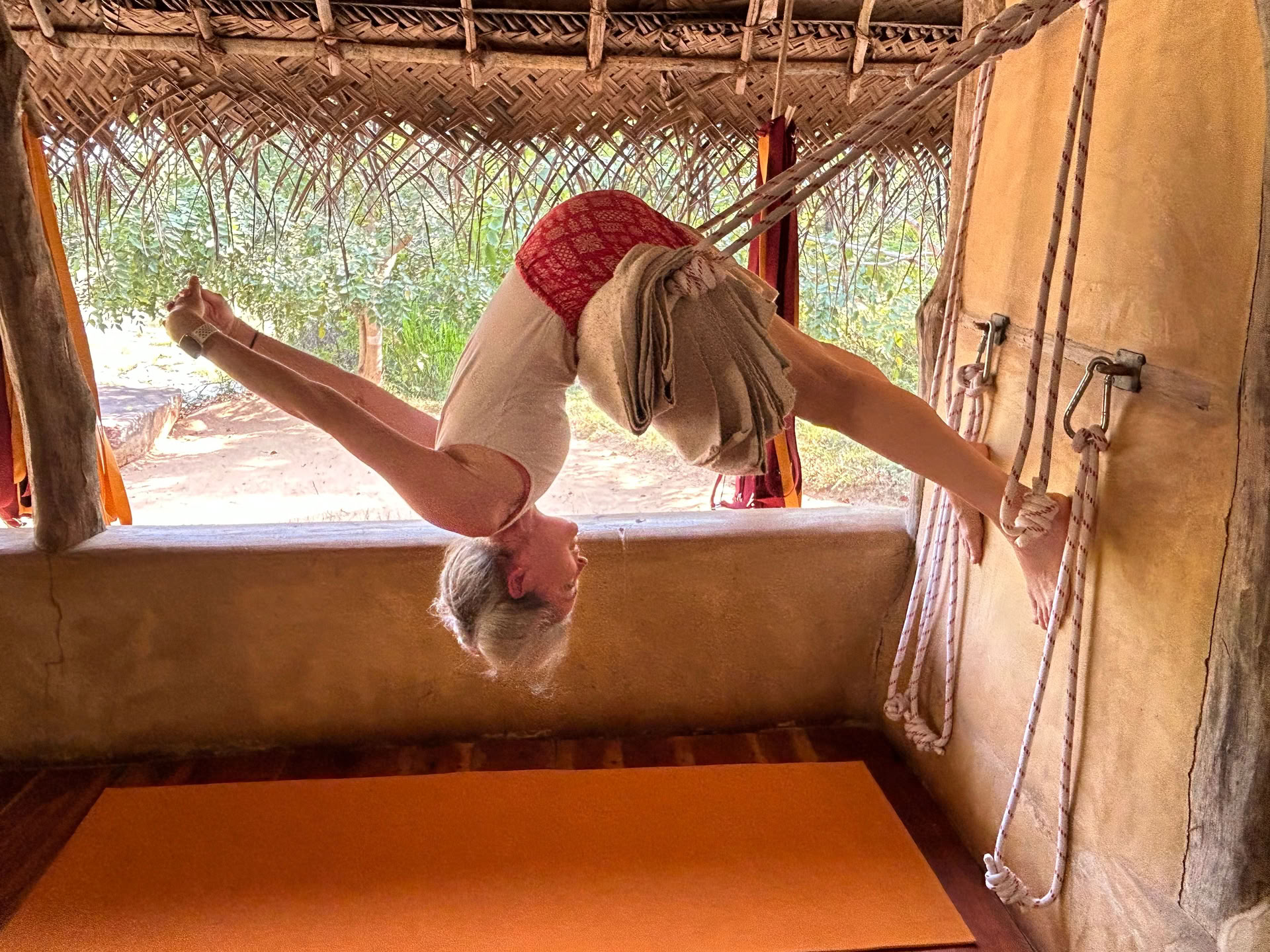 Georgia Marnham - yoga Iyengar