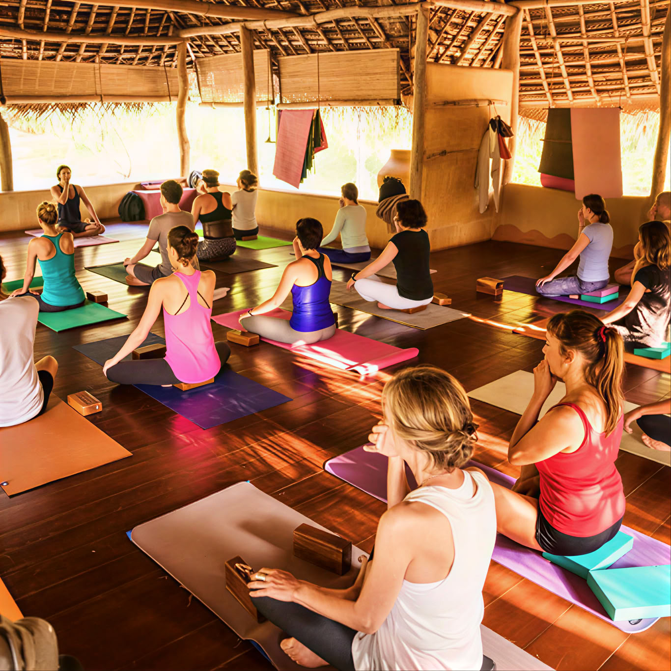Georgia Marnham - yoga Iyengar