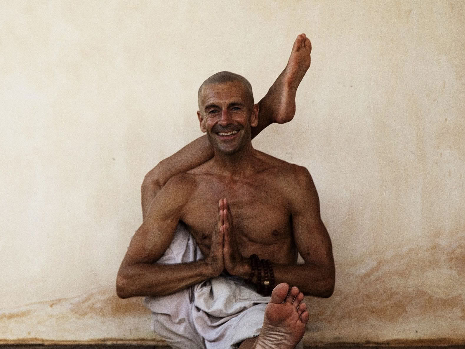 James de Maria - Vinyasa de yoga en pleine conscience