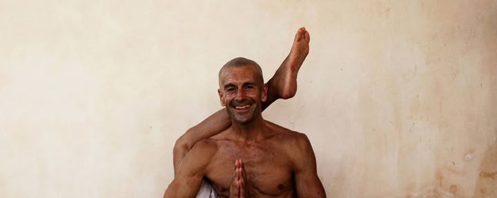James de Maria - Vinyasa de yoga en pleine conscience