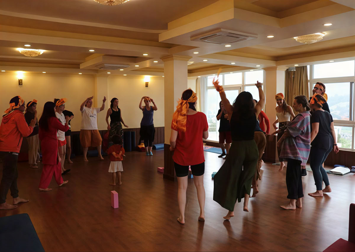 Formation de professeur de yoga pour enfants de 100 heures