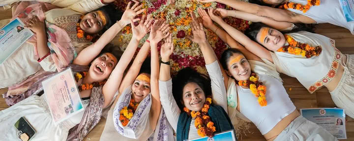 Formation de professeur de yoga de 200 heures à Rishikesh – du 1er septembre au 22 septembre 2026
