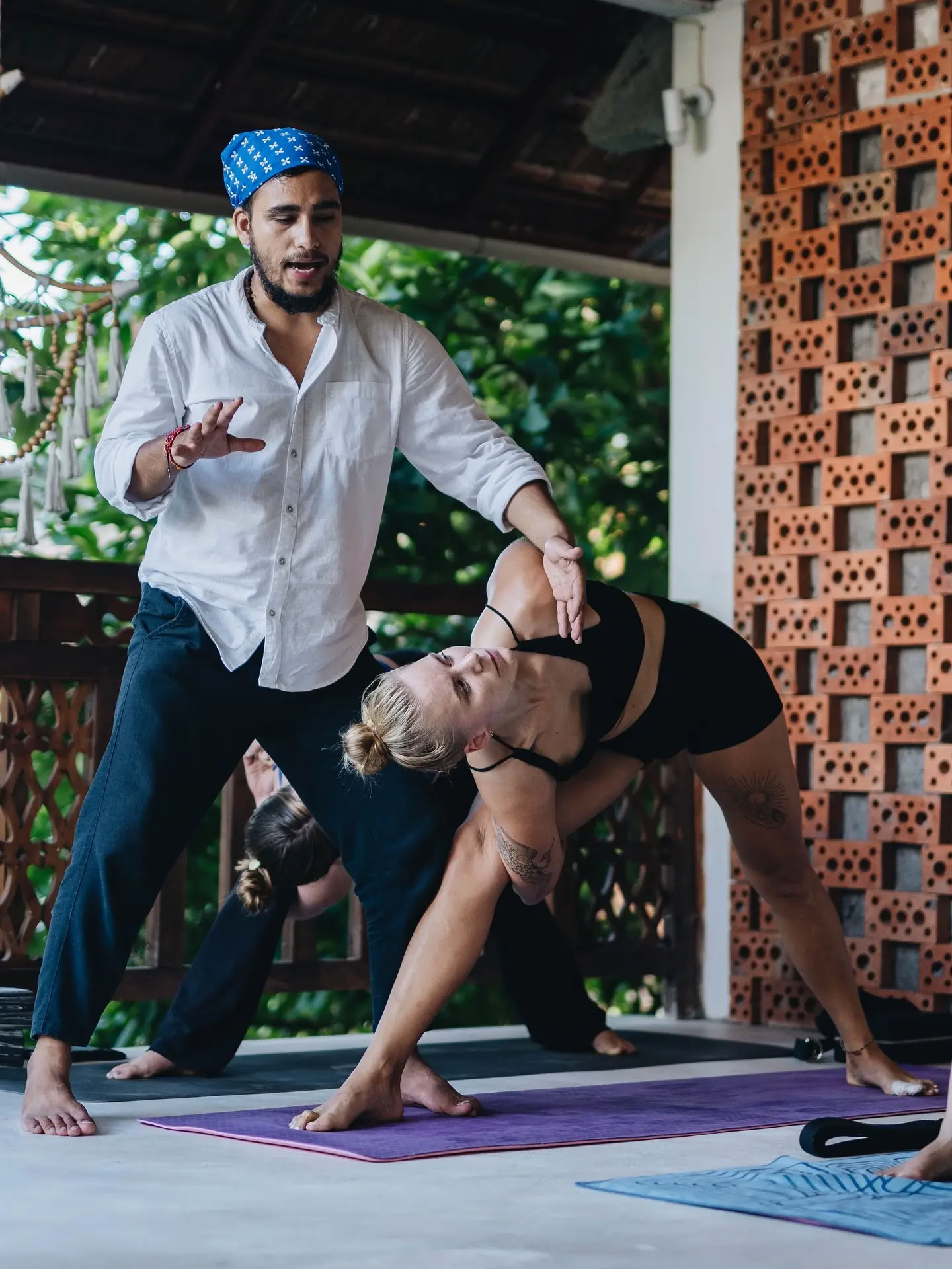 Cours de formation avancée de professeur de yoga de 300 heures – du 1er juin au 25 juin 2026