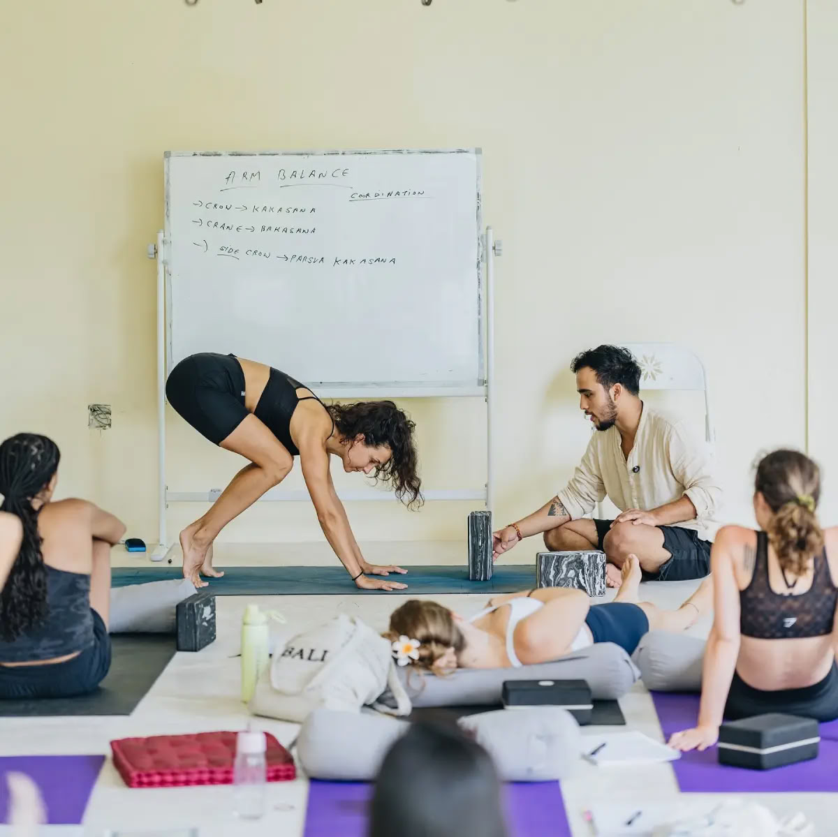 Cours de formation avancée de professeur de yoga de 300 heures – du 1er juin au 25 juin 2026