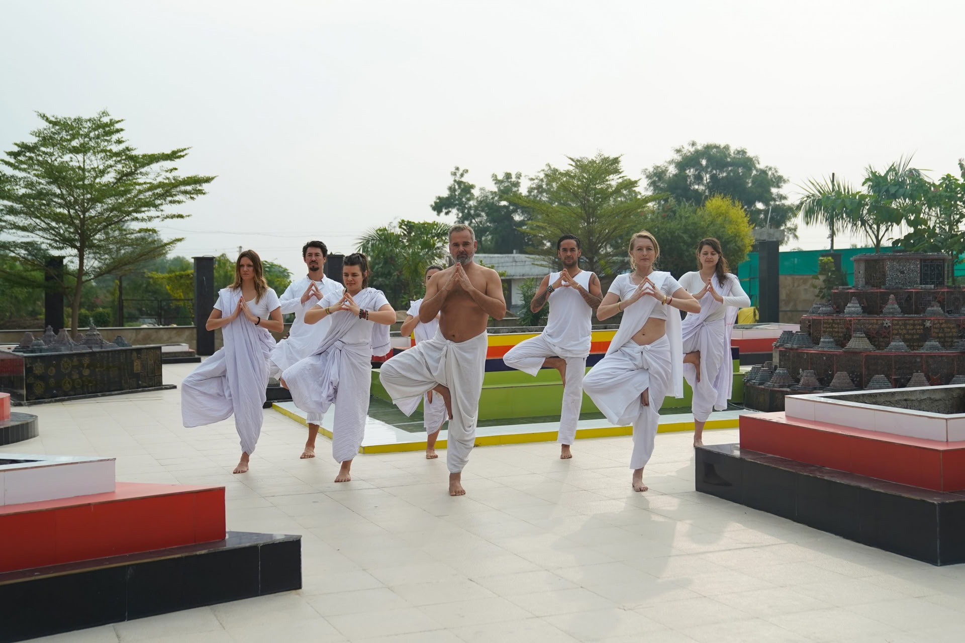 Système de yoga et de kriya Sharabh 300h