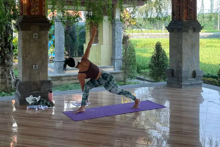 Cours de formation de professeur de yoga de 100 heures