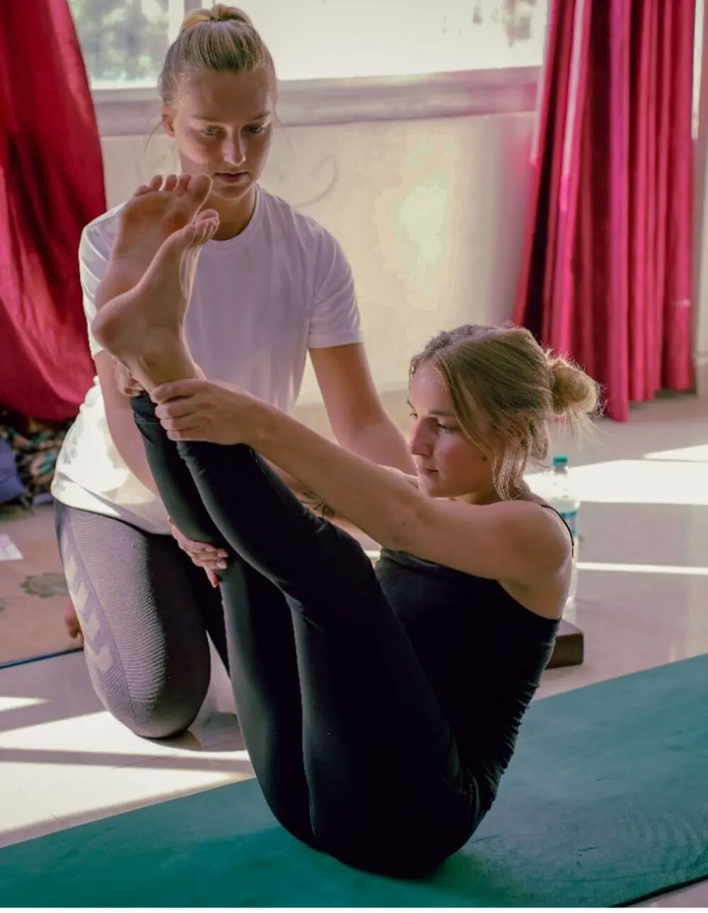 Cours de formation de professeur de yoga de 100 heures