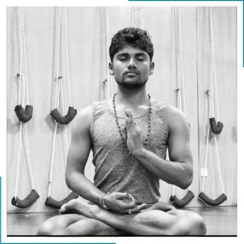 Cours de formation de professeur de yoga de 100 heures