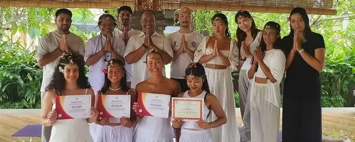Cours de formation de professeur de yoga de 100 heures