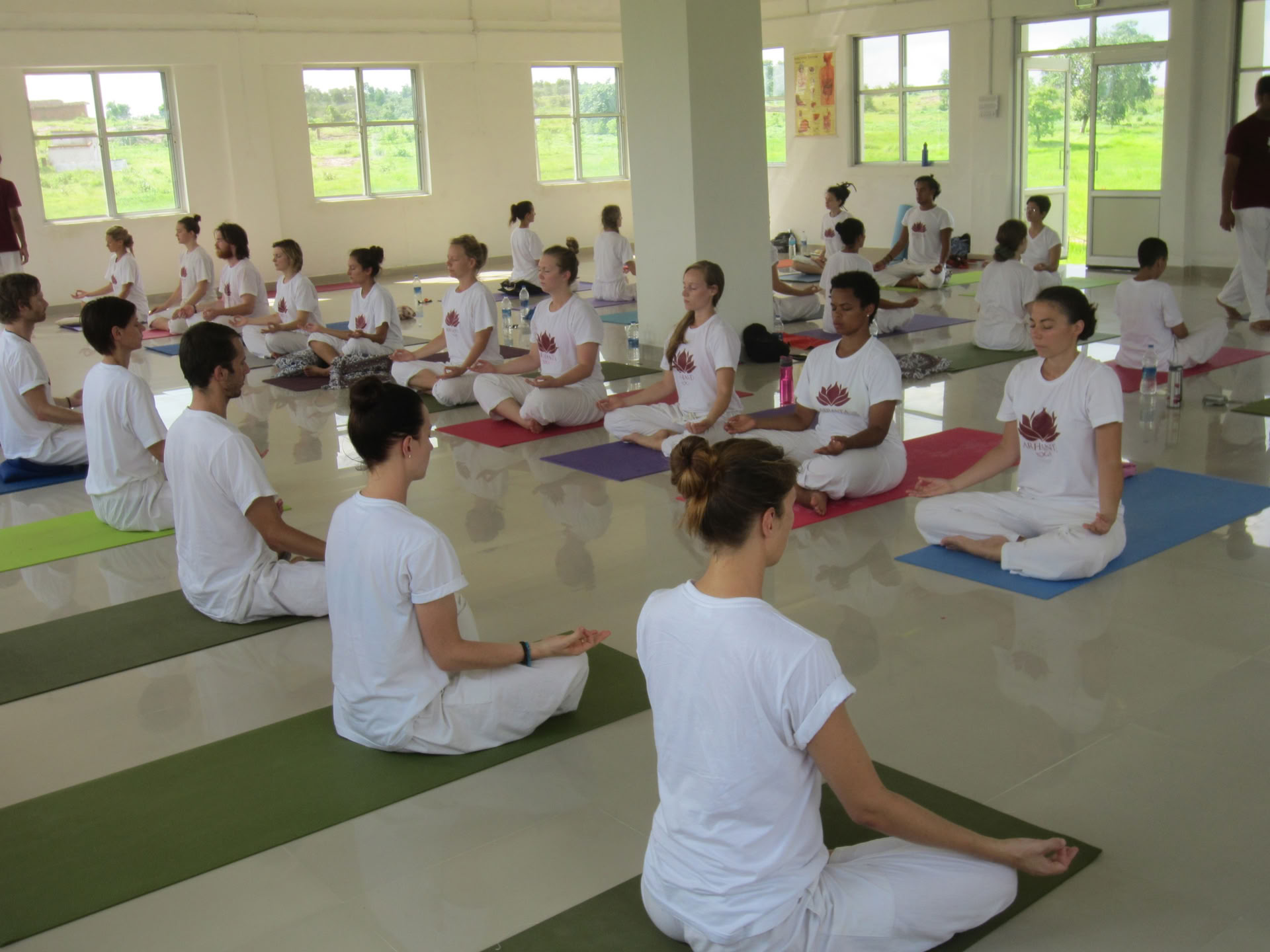 Poser des bases solides : formation certifiante de yoga de 200 heures en Inde en 2026