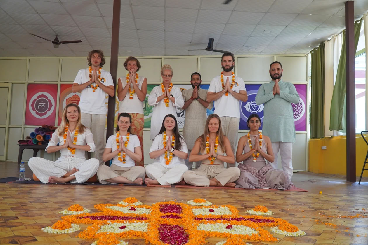 Formation de professeur de yoga kundalini de 300 heures à Rishikesh