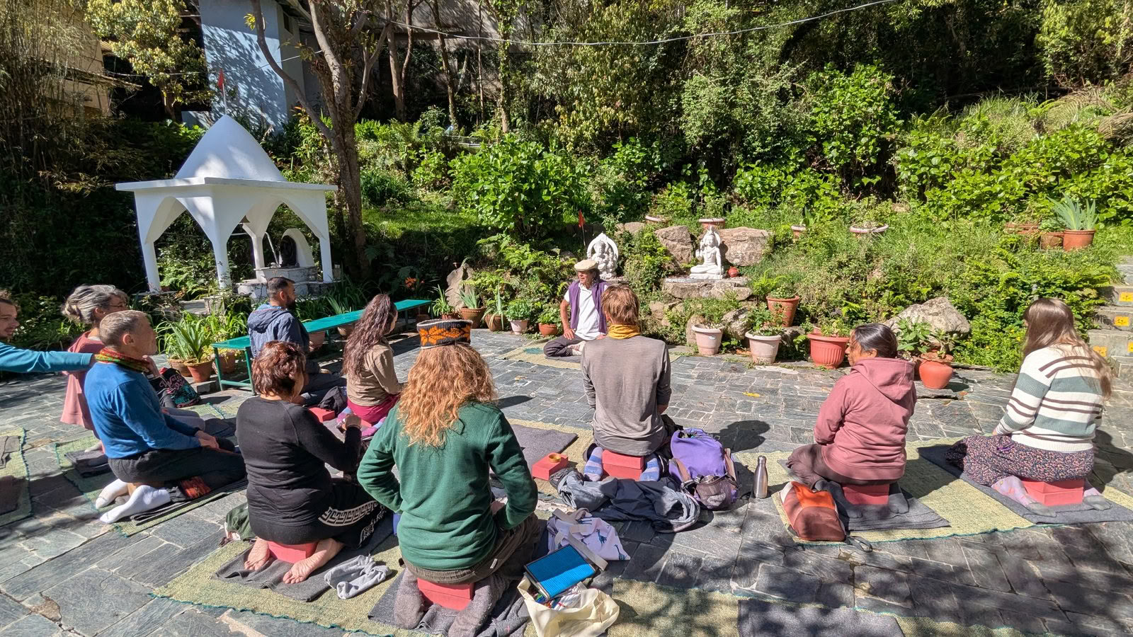 Formation de professeur de yoga de 320 heures à Dharamshala