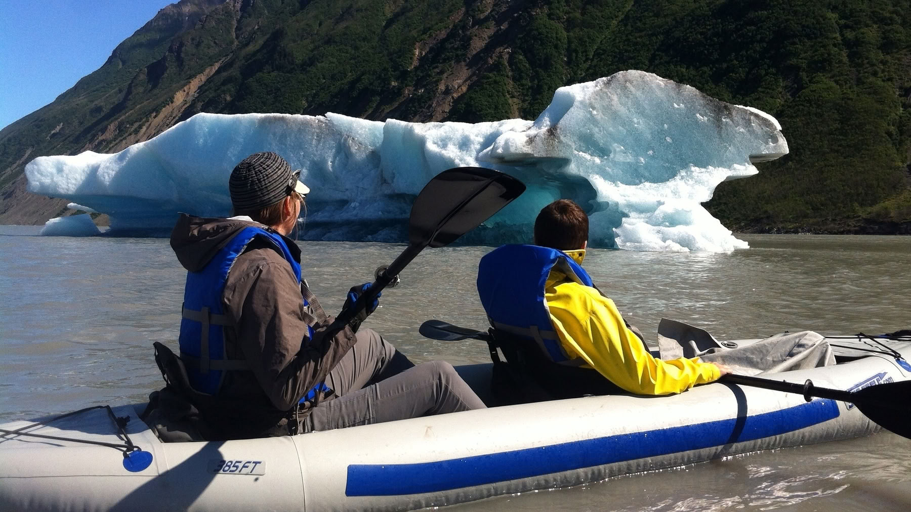 Kayak sur lac glaciaire