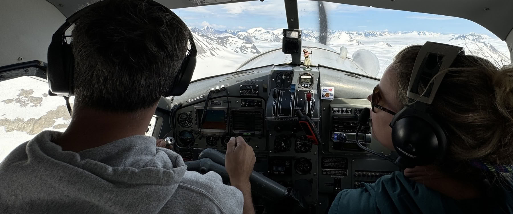 Orpaillage et vol au-dessus du glacier
