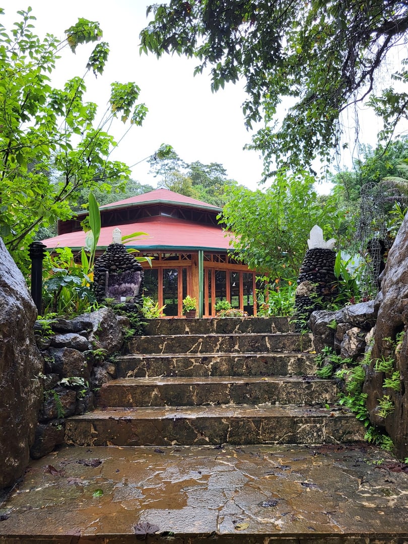 PachaMama Eco Village & Centre de retraite