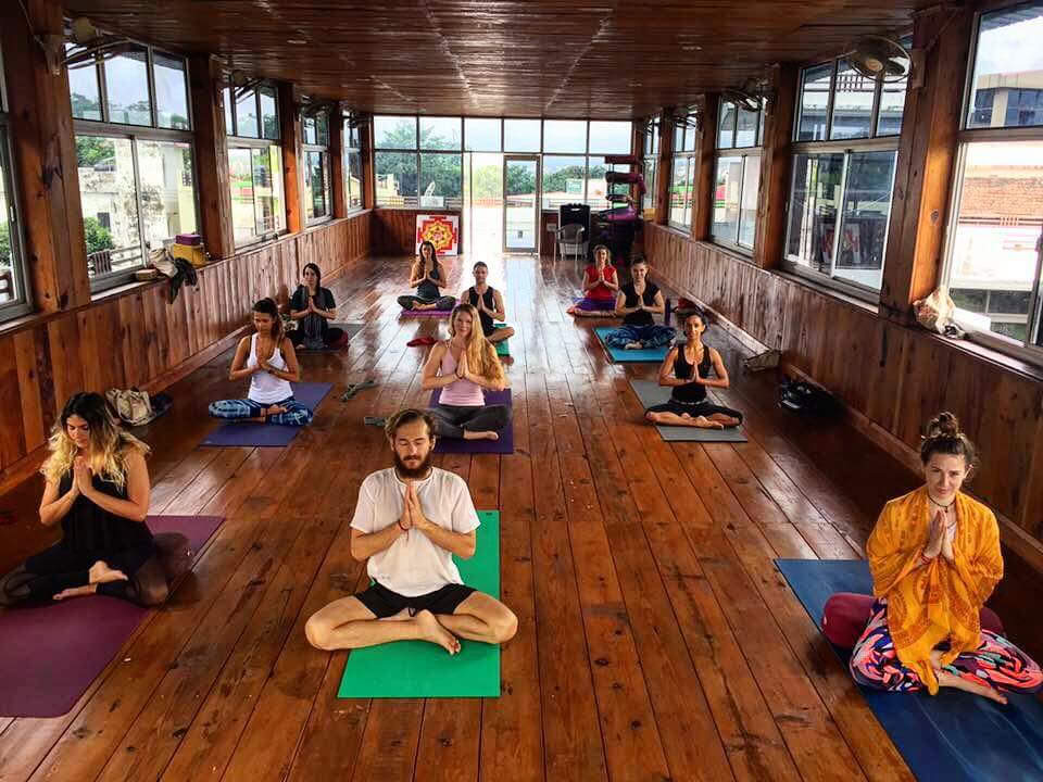 Rishikul Yogshala Rishikesh - Formation de professeurs de yoga à Rishikesh, en Inde