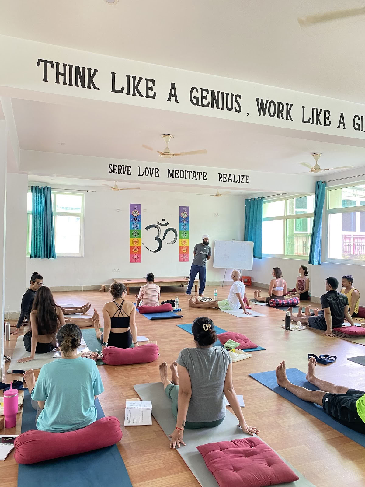 Rishikul Yogshala Rishikesh - Formation de professeurs de yoga à Rishikesh, en Inde