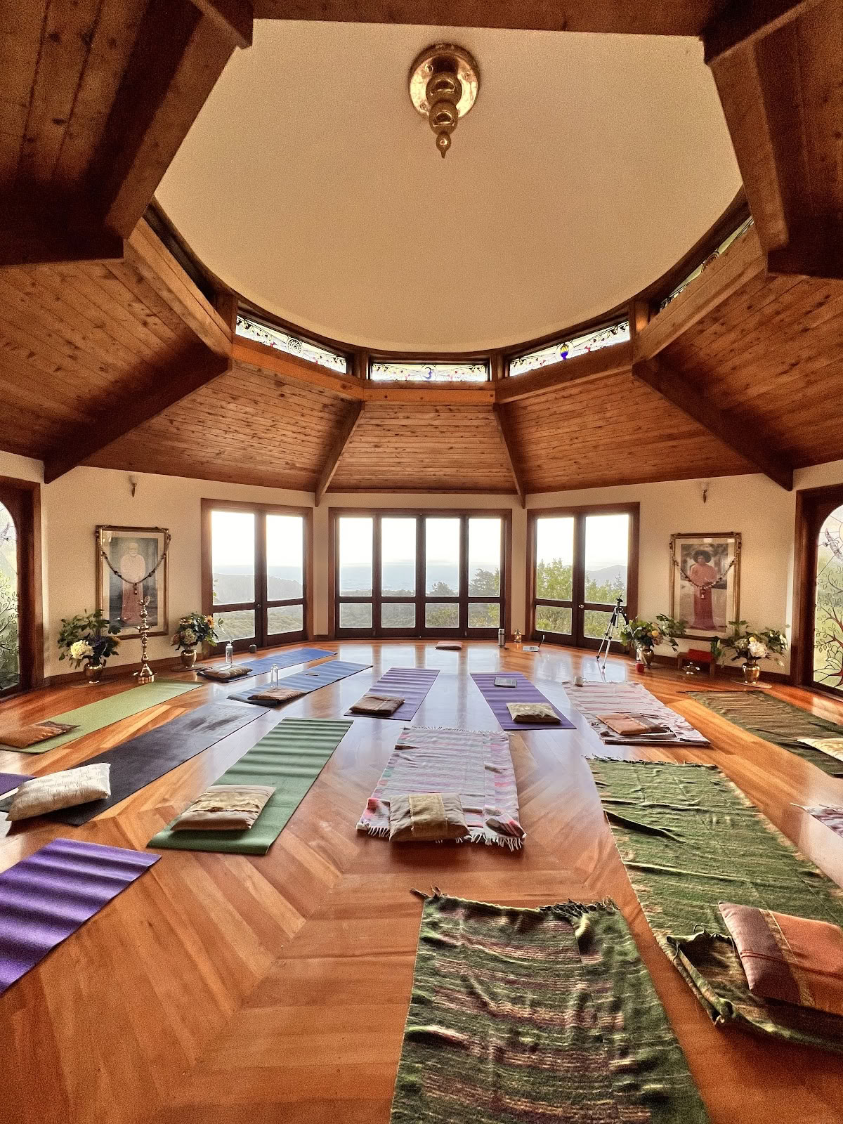 Sacred Earth Retraite Office