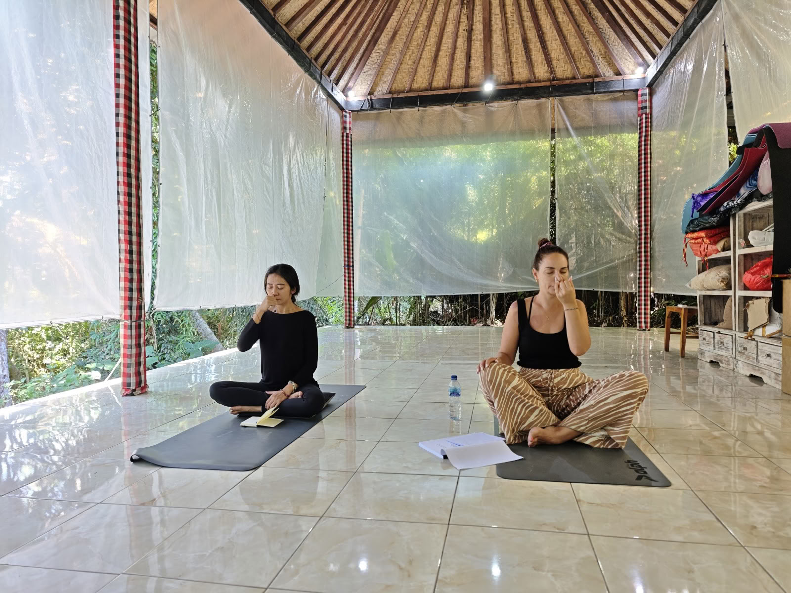 Bali Yoga Center - Cours de yoga et YTT à Ubud Bali