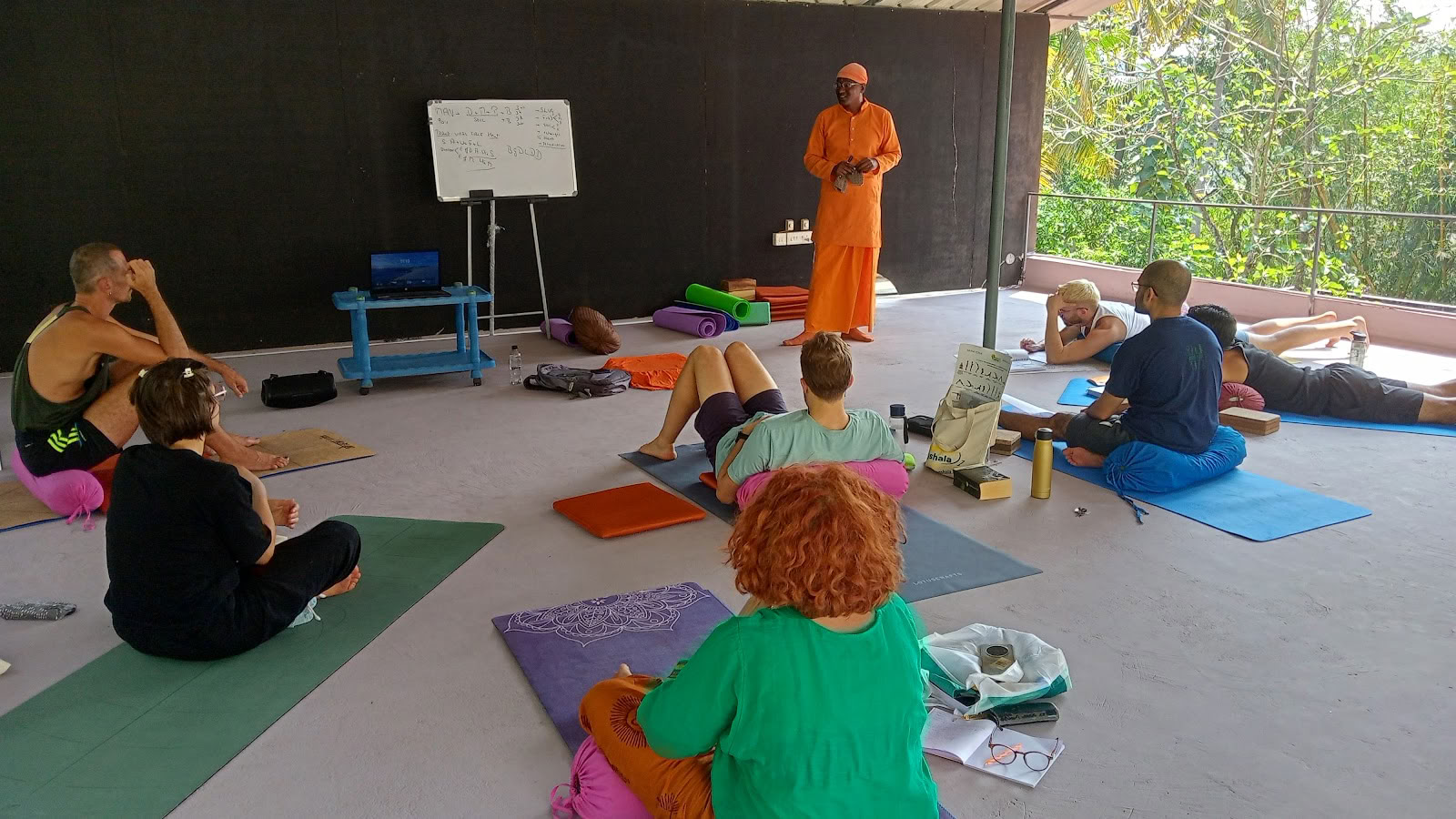 Rishikul Yogshala - Formation de professeurs de yoga au Kerala