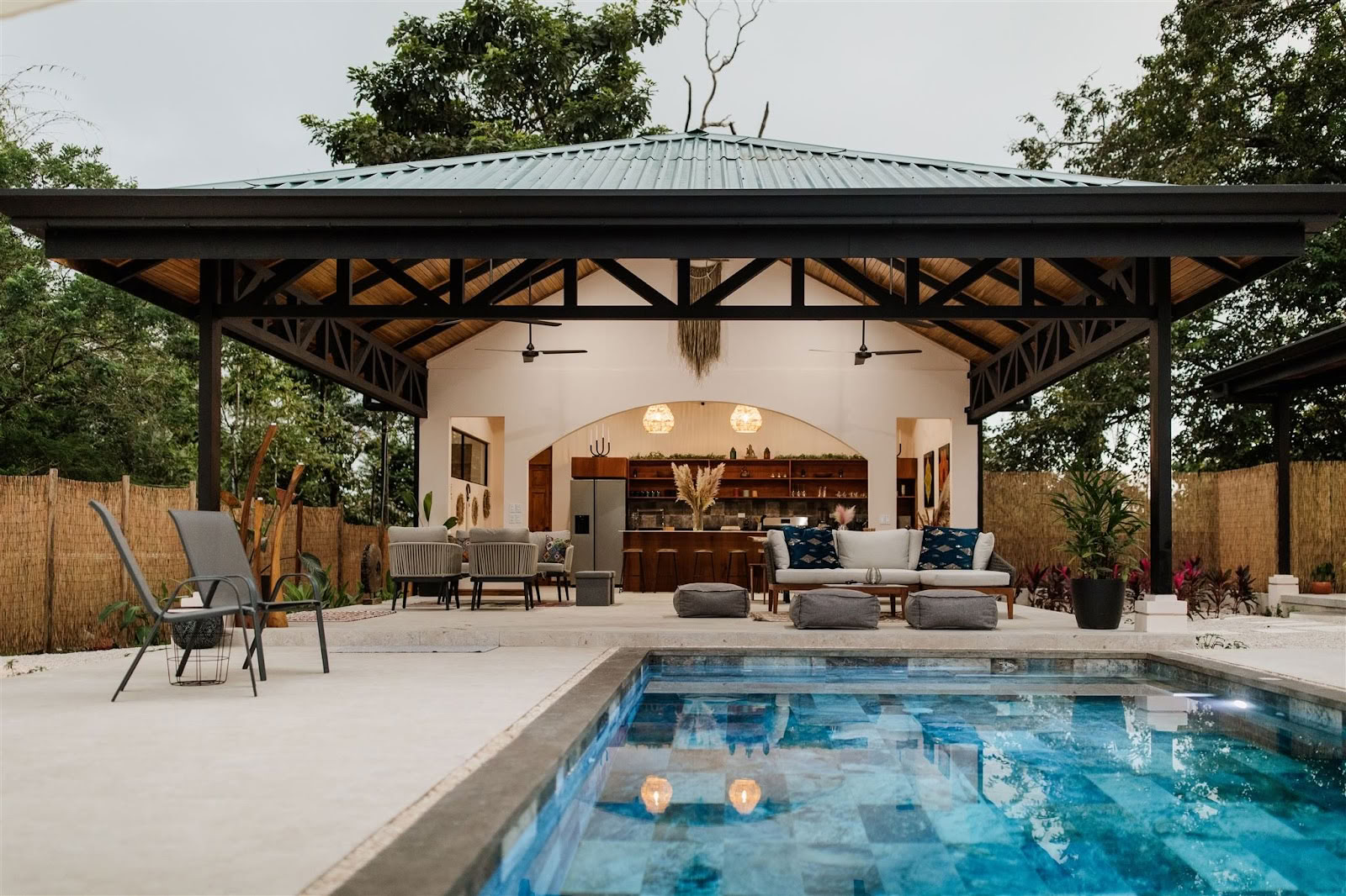 House of Shakti Sanctuary, Retraites & studio de yoga