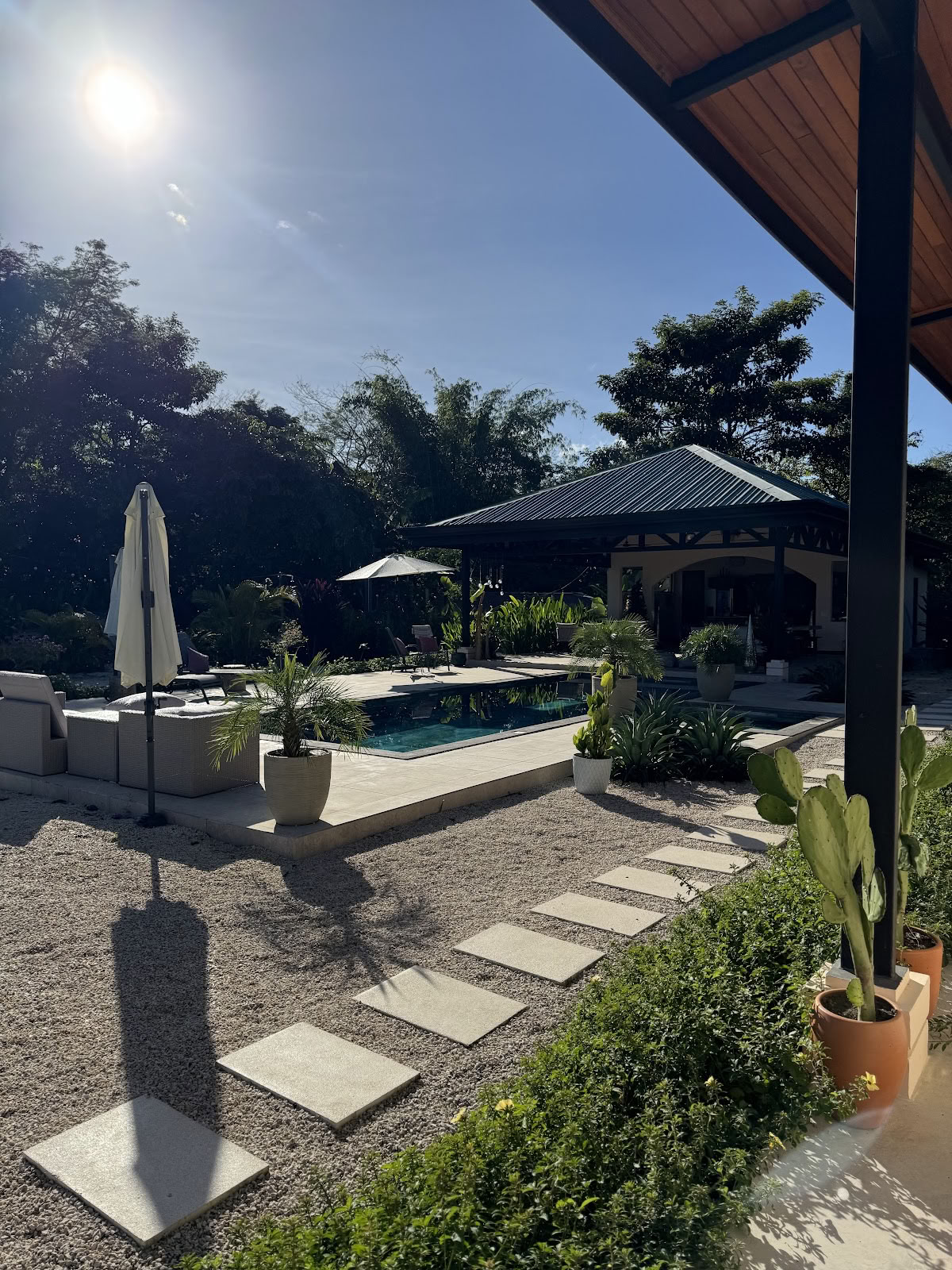 House of Shakti Sanctuary, Retraites & studio de yoga