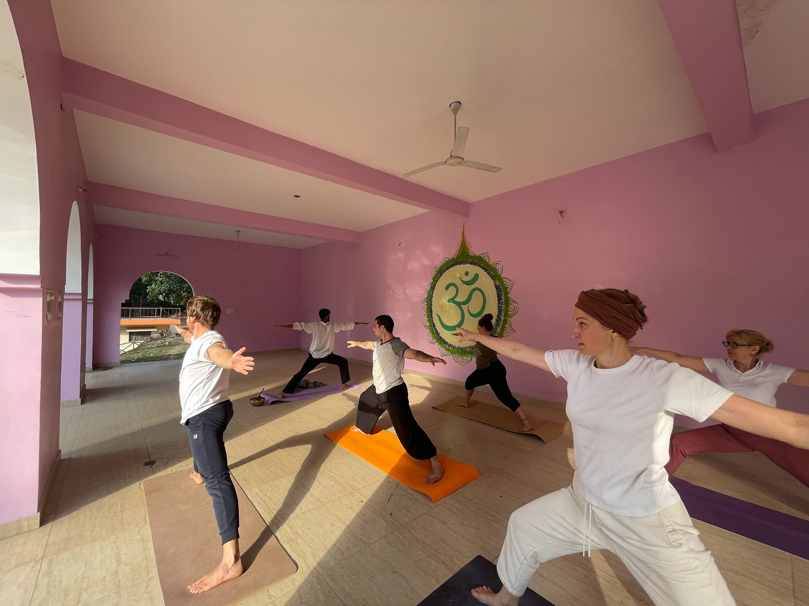 Abhyasa Yogmath | Ashram traditionnel de yoga et de méditation à Rishikesh, en Inde